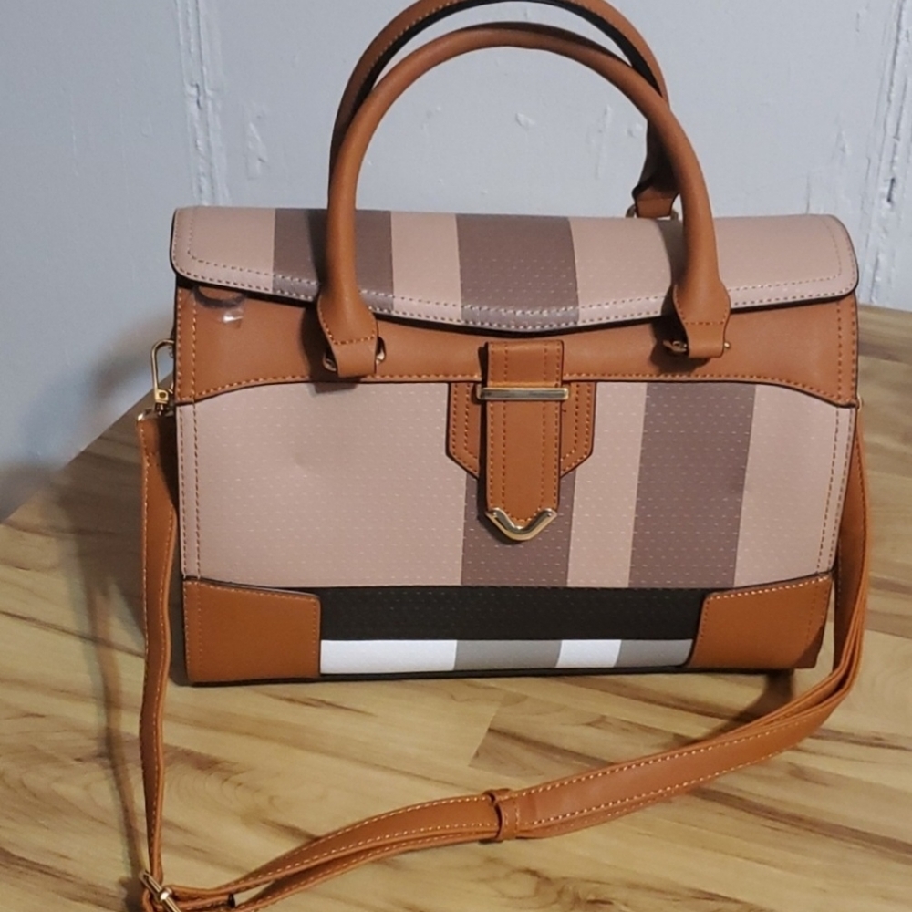 Brand new women's vintage check hand bag. 13"x9". Color exactly as on pictures